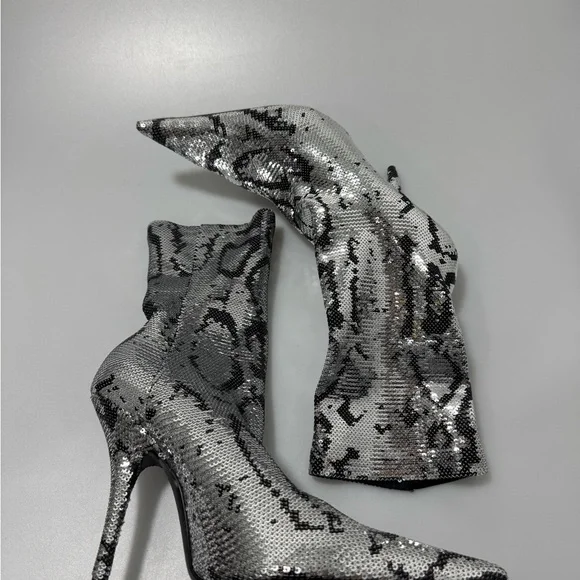 Balenciaga Knife Sequin High Heel Sock Booties Silver Women’s EU 37/US 7 - Picture 6 of 9